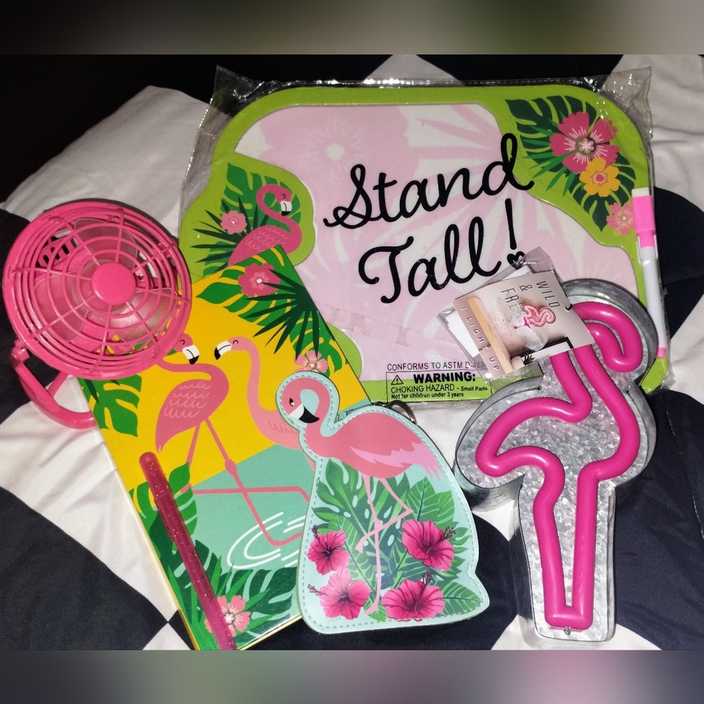 New 7pc Flamingo Desk / Office Spaces Decor